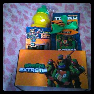 Its a lunch box other stuff